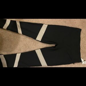 Mesh cut out yoga pants
